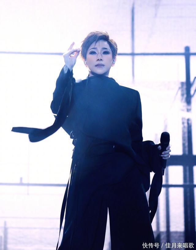 李宗盛最感人的演唱会_宜宾时光见证有限公司_李宗盛的经典音乐作品成为时光的见证，令人感动