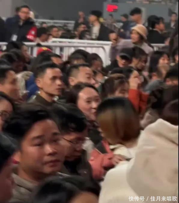 李宗盛最感人的演唱会_宜宾时光见证有限公司_李宗盛的经典音乐作品成为时光的见证，令人感动