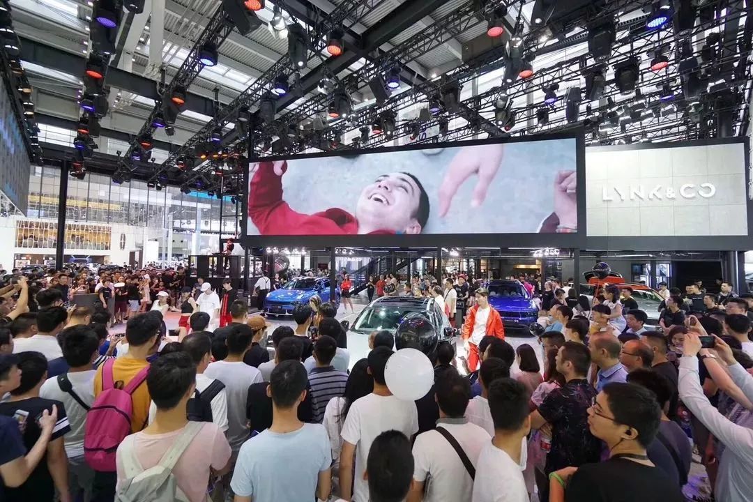 凯迪拉克传奇车型_凯迪拉克经典名车与传奇驾驶人故事_凯迪拉克的一个故事