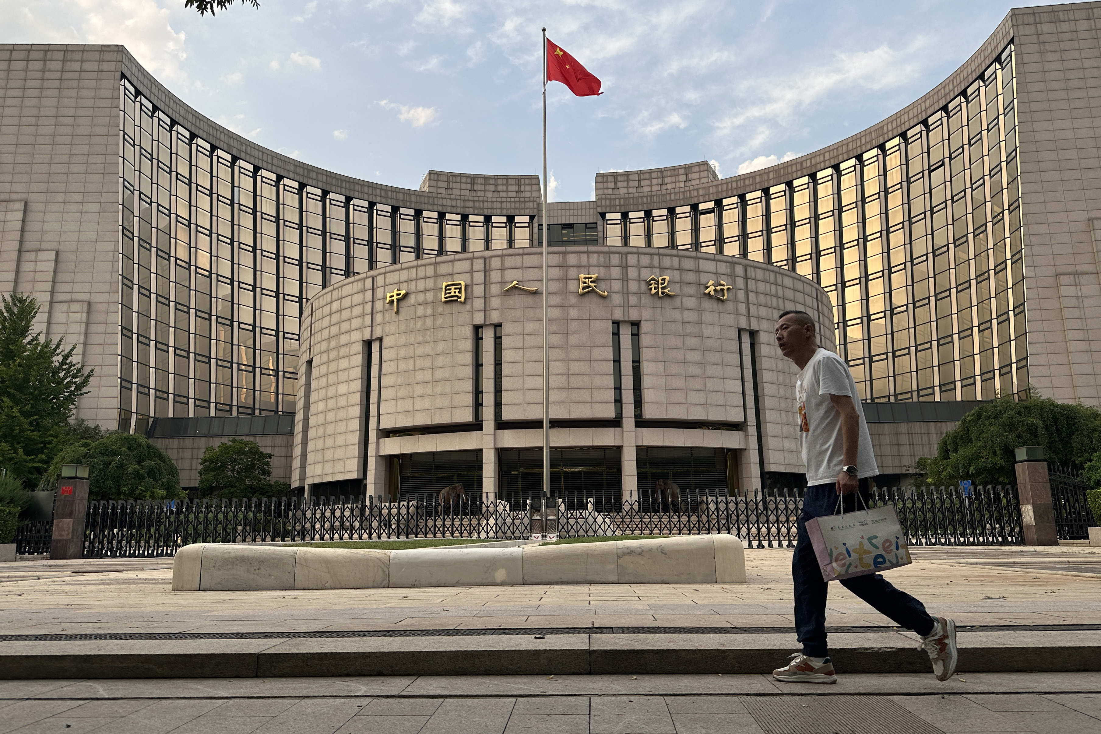 全球动荡不安_USDT：全球经济动荡中的安全港_鹿特丹港港口经济